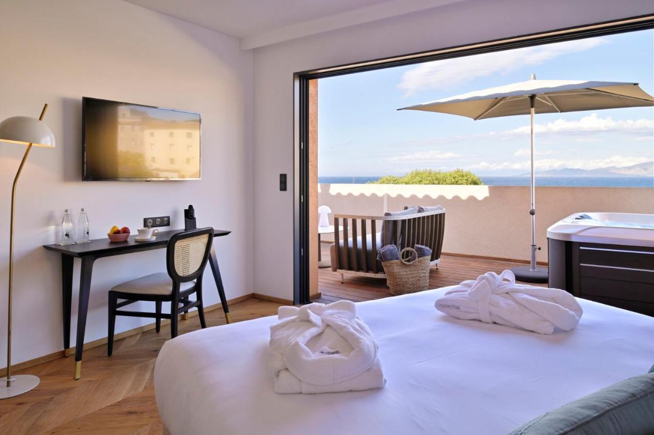 Hôtel Rocabella L'Ile-Rousse (Corsica) Exterior foto